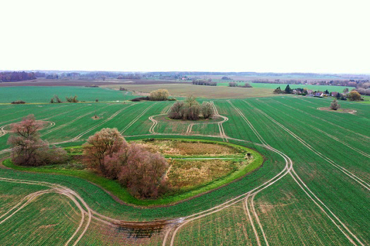 Aufnahme einer Drohne zeigt den Überblick der Landschaft